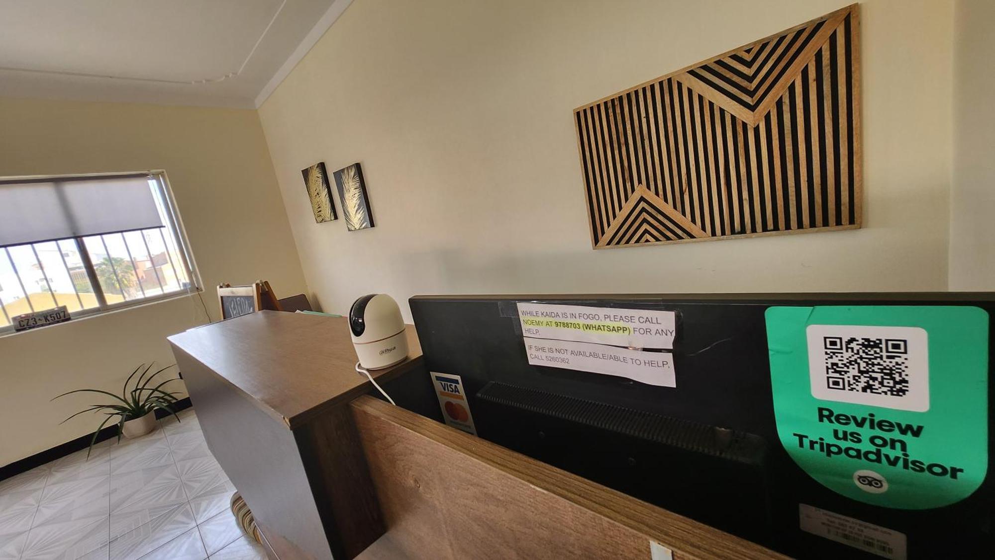 No Cash Accepted-Meeting Point Hostel- Praia, Also In Tarrafal & Fogo Buitenkant foto